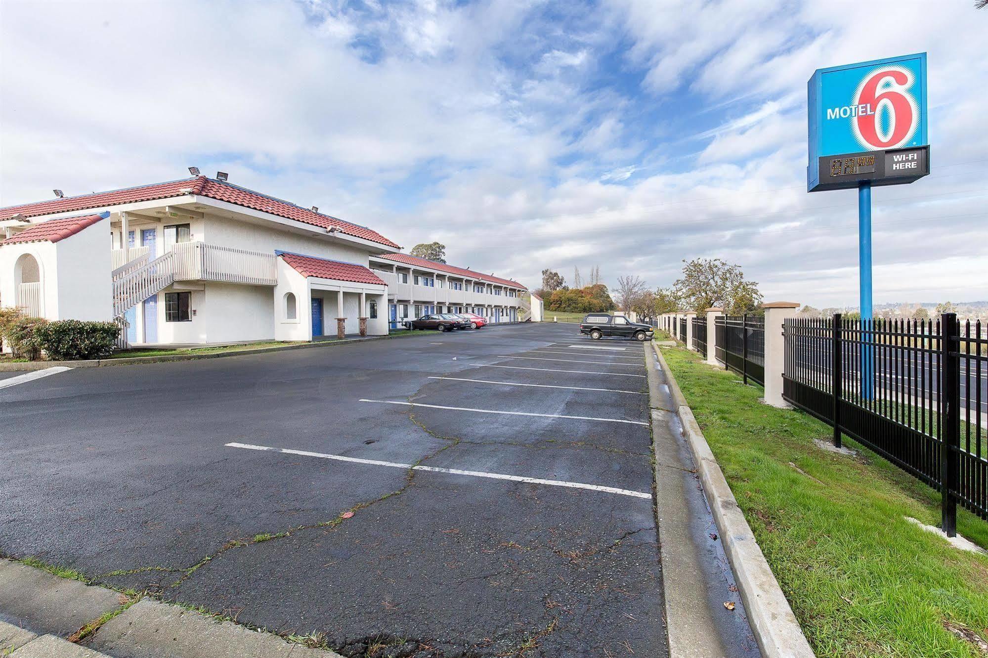 Motel 6 Vallejo - Maritime North المظهر الخارجي الصورة
