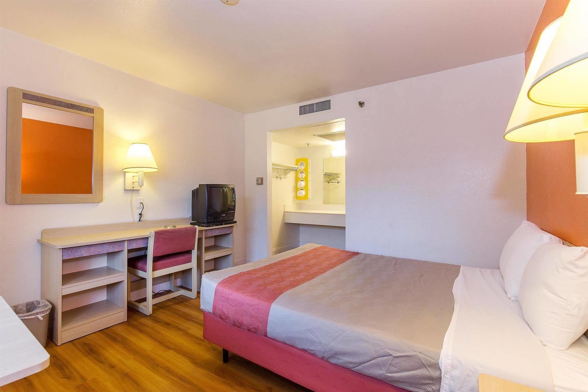 Motel 6 Vallejo - Maritime North المظهر الخارجي الصورة