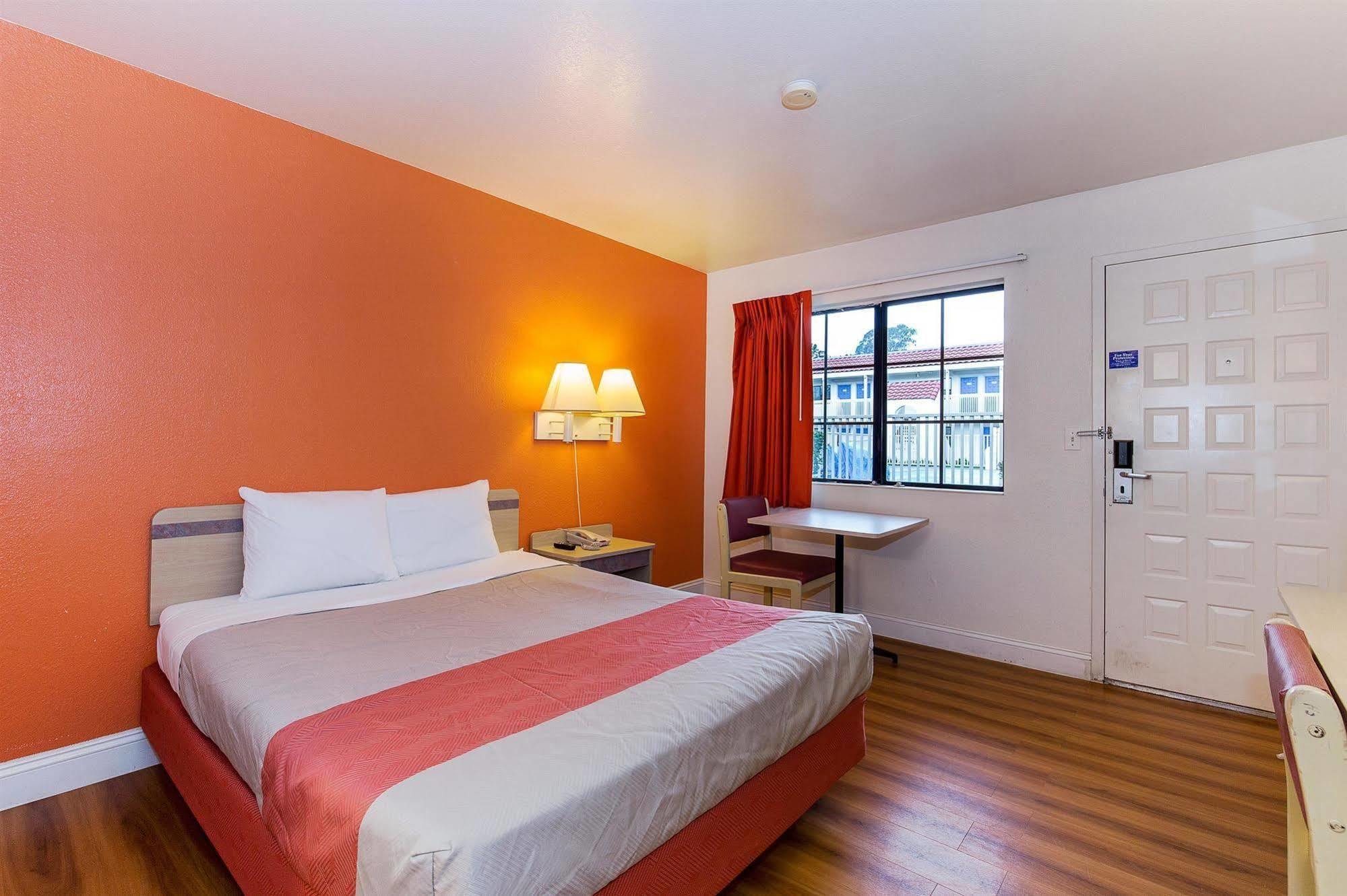 Motel 6 Vallejo - Maritime North المظهر الخارجي الصورة