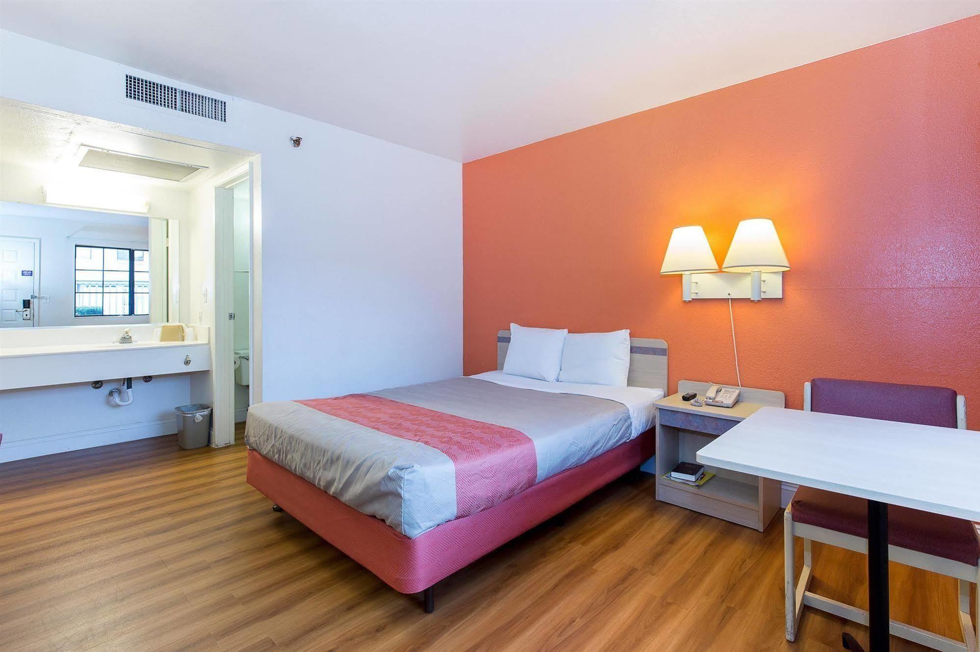 Motel 6 Vallejo - Maritime North المظهر الخارجي الصورة